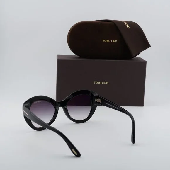 Tom Ford Guinevere FT1084 01B Cat Eye Sunglasses - Black/Smoke Tom Ford Guinevere FT1084 01B Cat Eye Sunglasses - Black/Smoke main image 3